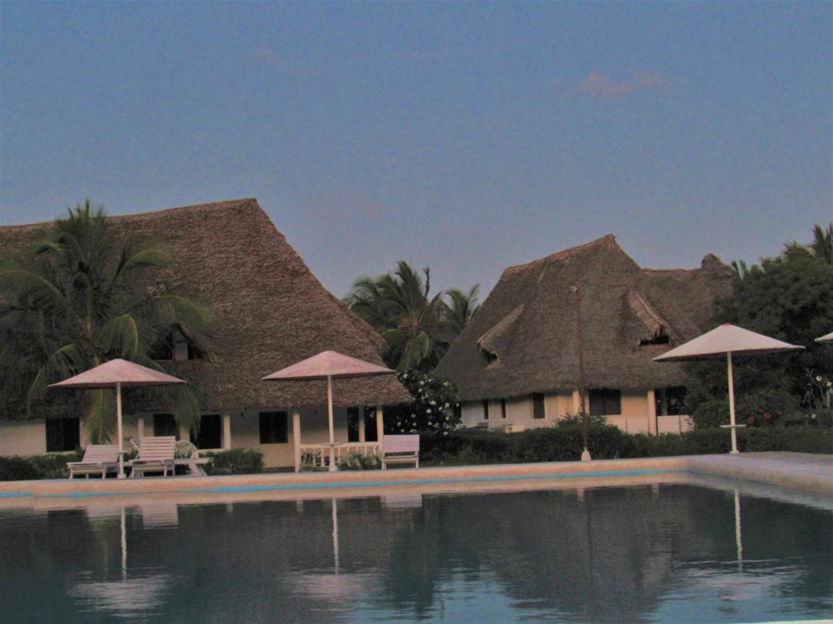 Karibuni Jeds Villas 85 & 86 Mambrui Exterior photo