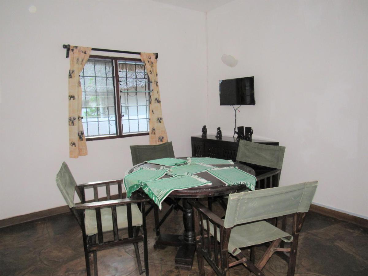 Karibuni Jeds Villas 85 & 86 Mambrui Exterior photo