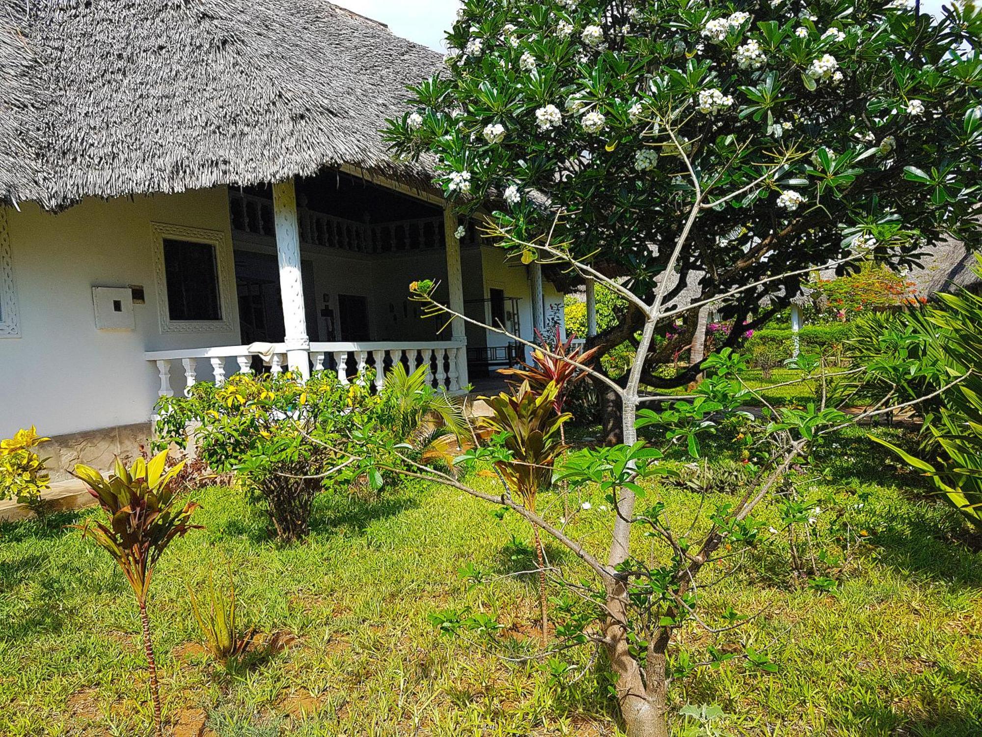 Karibuni Jeds Villas 85 & 86 Mambrui Exterior photo